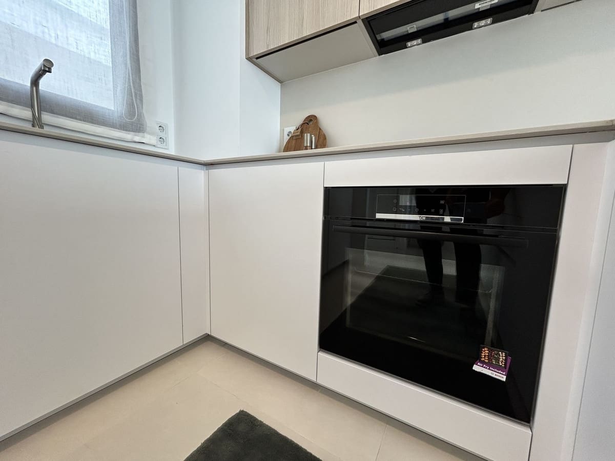 3 quarto Penthouse para venda em Fuengirola com piscina - 1 090 000 € (Ref: 9540151)