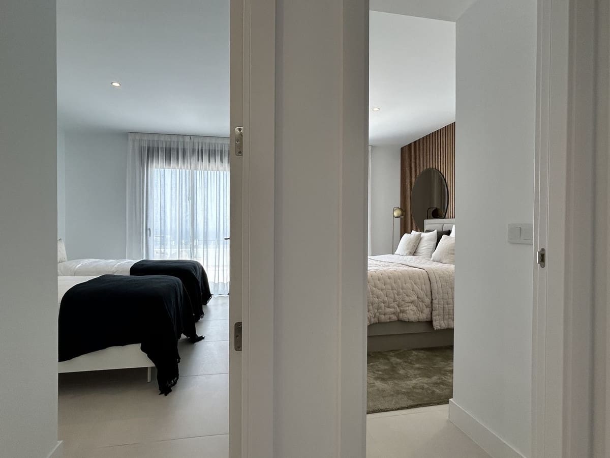 3 quarto Penthouse para venda em Fuengirola com piscina - 1 090 000 € (Ref: 9540151)