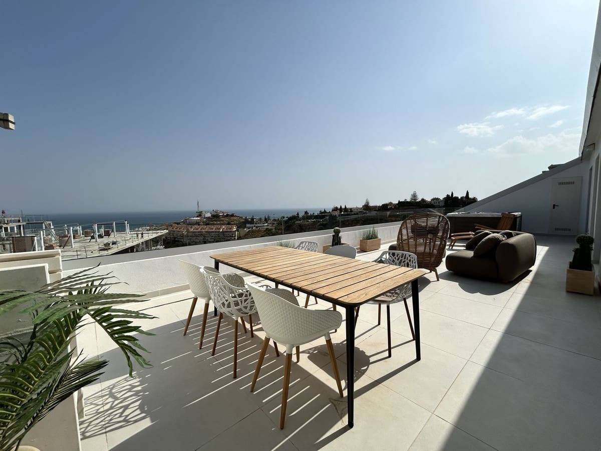 3 quarto Penthouse para venda em Fuengirola com piscina - 1 090 000 € (Ref: 9540151)