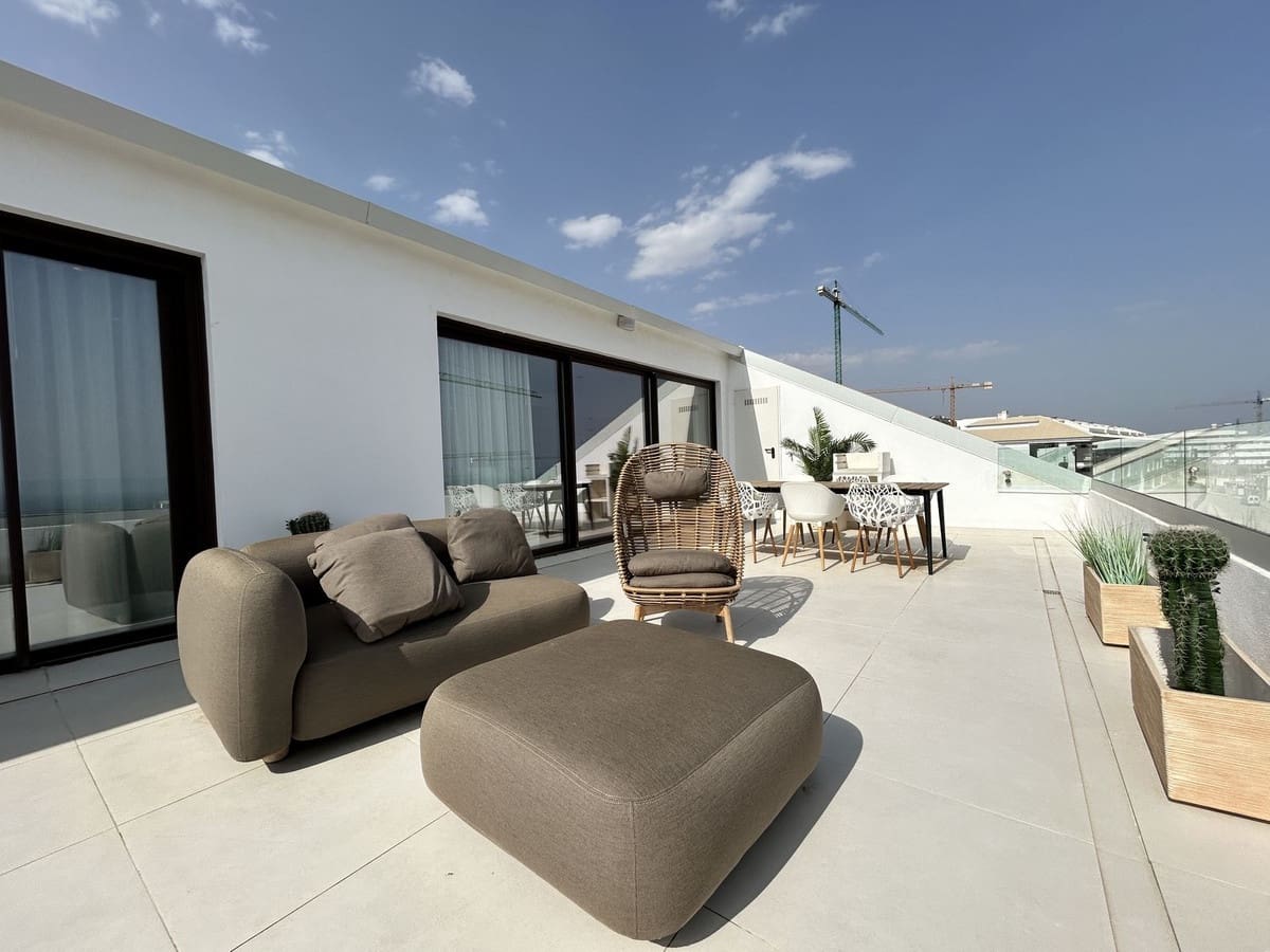 3 quarto Penthouse para venda em Fuengirola com piscina - 1 090 000 € (Ref: 9540151)