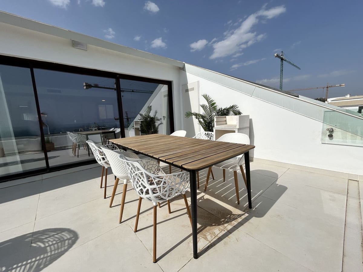 3 quarto Penthouse para venda em Fuengirola com piscina - 1 090 000 € (Ref: 9540151)