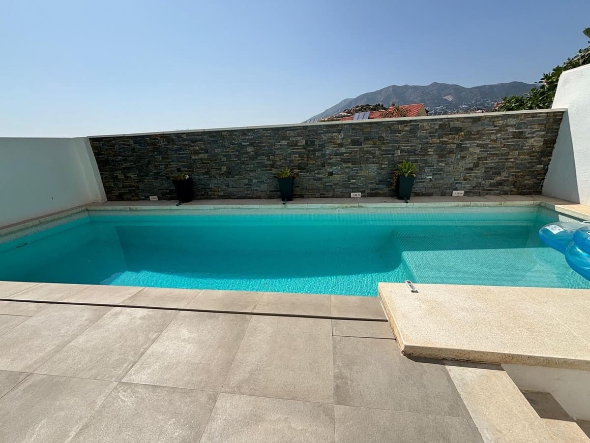 4 soveværelse Villa til salg i Fuengirola med swimmingpool garage - € 1.092.500 (Ref: 9540152)