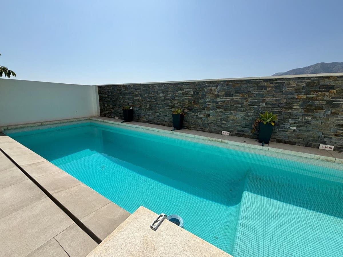 4 soveværelse Villa til salg i Fuengirola med swimmingpool garage - € 1.092.500 (Ref: 9540152)