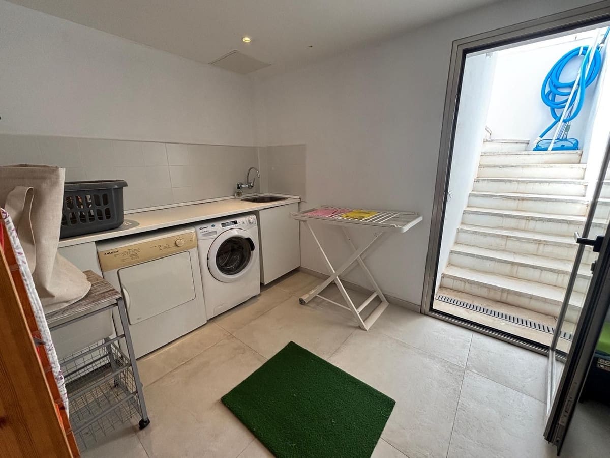 4 soveværelse Villa til salg i Fuengirola med swimmingpool garage - € 1.092.500 (Ref: 9540152)