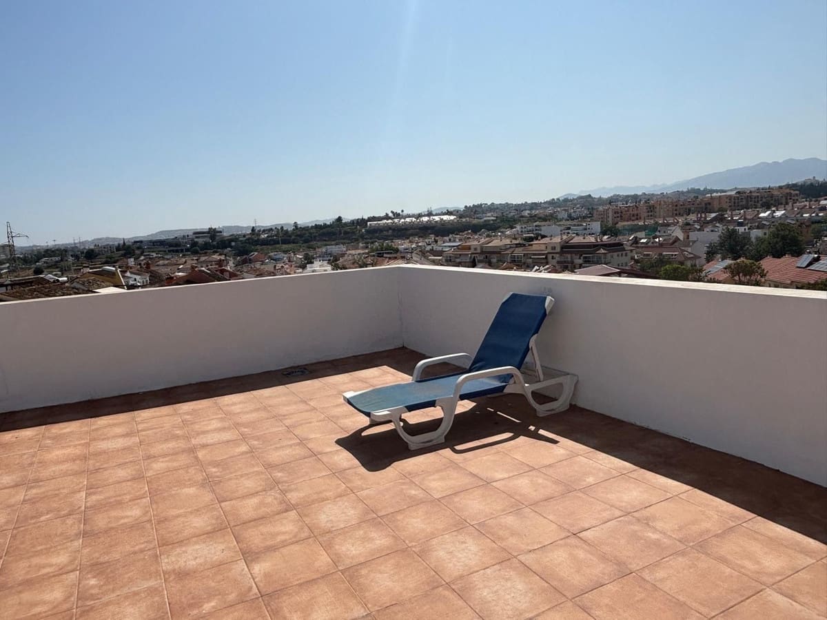 4 soveværelse Villa til salg i Fuengirola med swimmingpool garage - € 1.092.500 (Ref: 9540152)