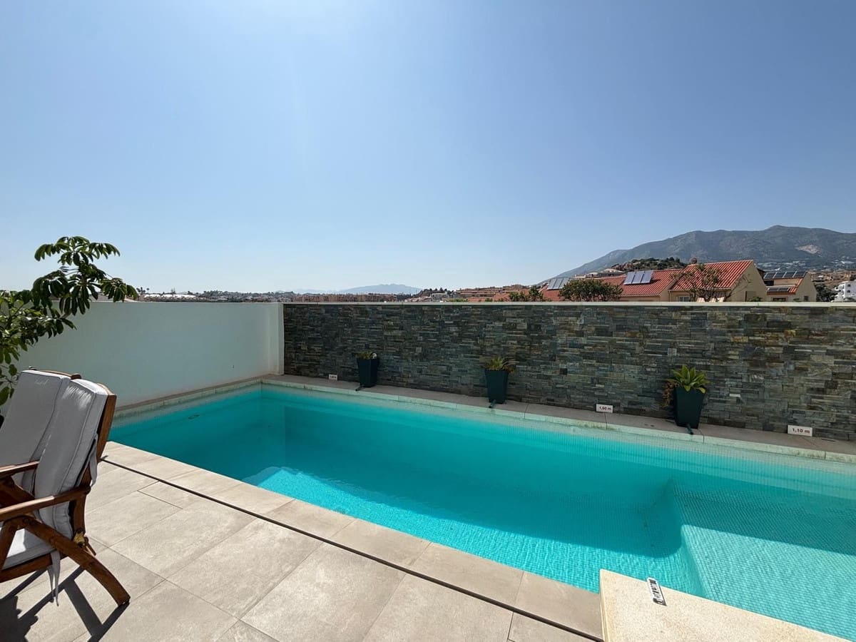 4 soveværelse Villa til salg i Fuengirola med swimmingpool garage - € 1.092.500 (Ref: 9540152)