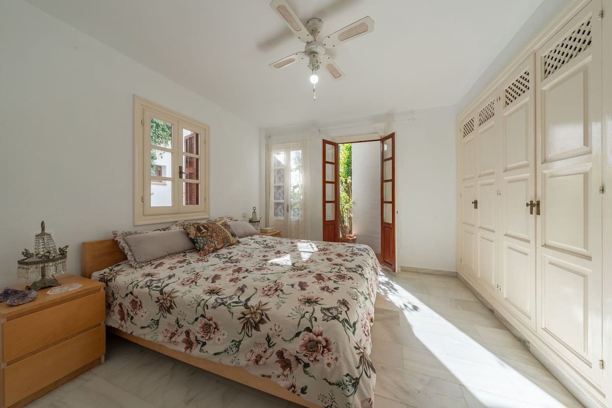 3 soverom Leilighet til salgs i Golden Mile med svømmebasseng garasje - € 1 095 000 (Ref: 9540154)