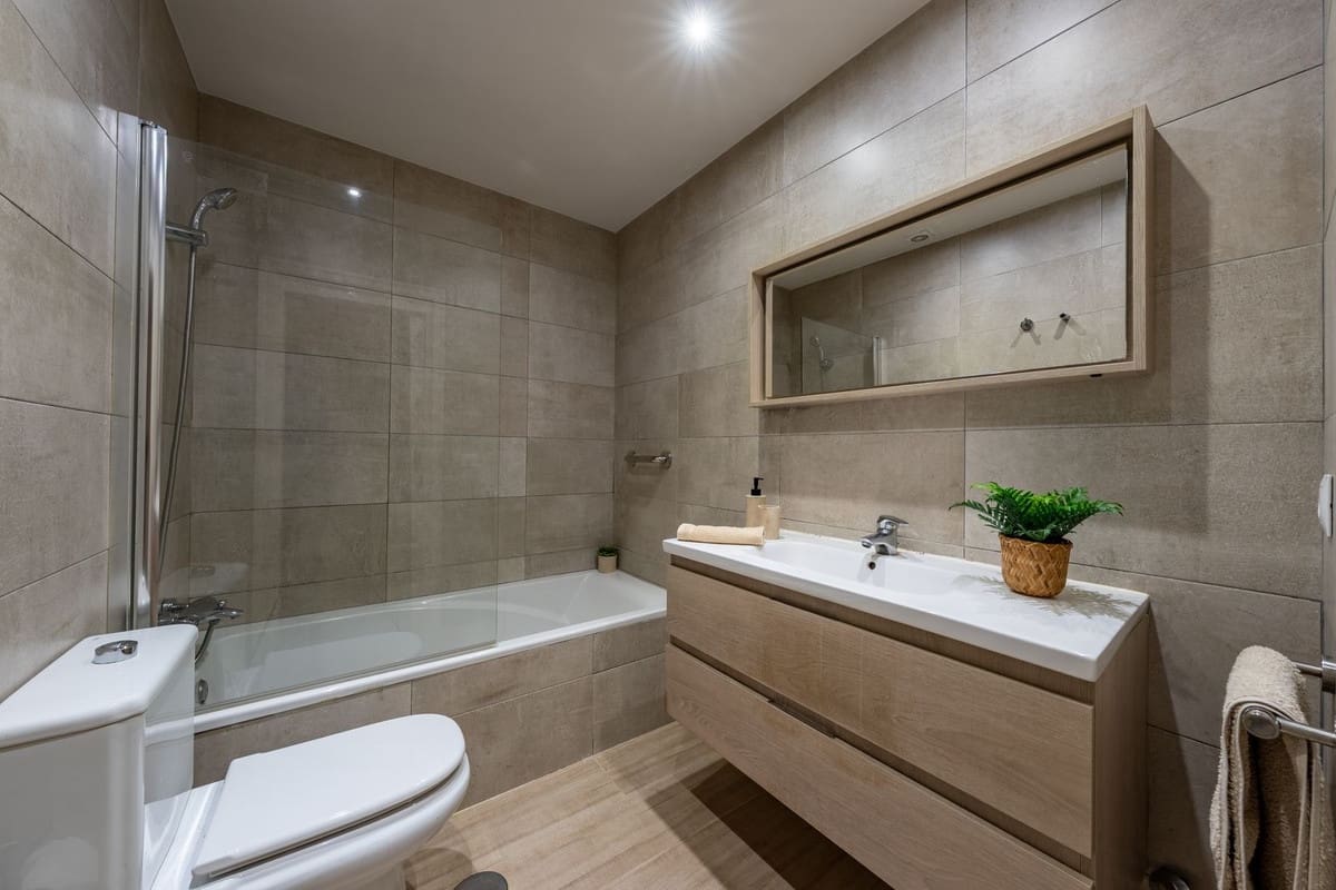 3 soverom Leilighet til salgs i Golden Mile med svømmebasseng garasje - € 1 095 000 (Ref: 9540154)