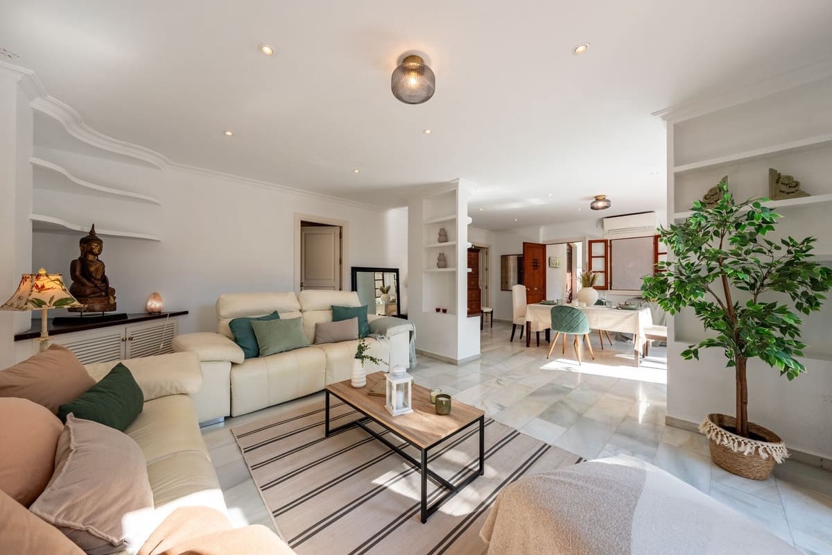 3 soverom Leilighet til salgs i Golden Mile med svømmebasseng garasje - € 1 095 000 (Ref: 9540154)