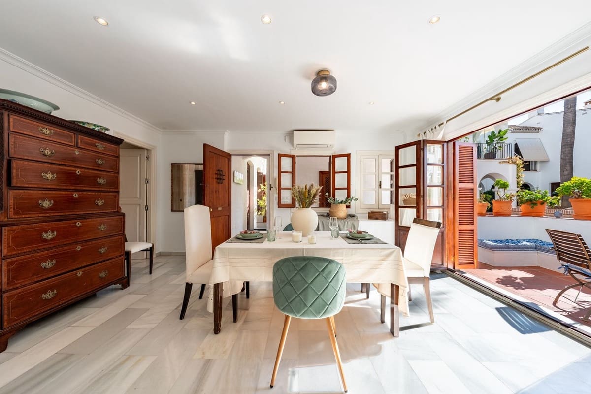 3 soverom Leilighet til salgs i Golden Mile med svømmebasseng garasje - € 1 095 000 (Ref: 9540154)