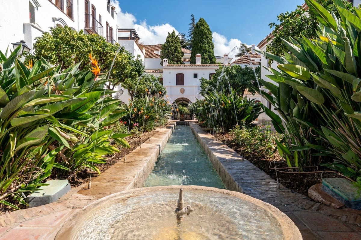 3 soverom Leilighet til salgs i Golden Mile med svømmebasseng garasje - € 1 095 000 (Ref: 9540154)