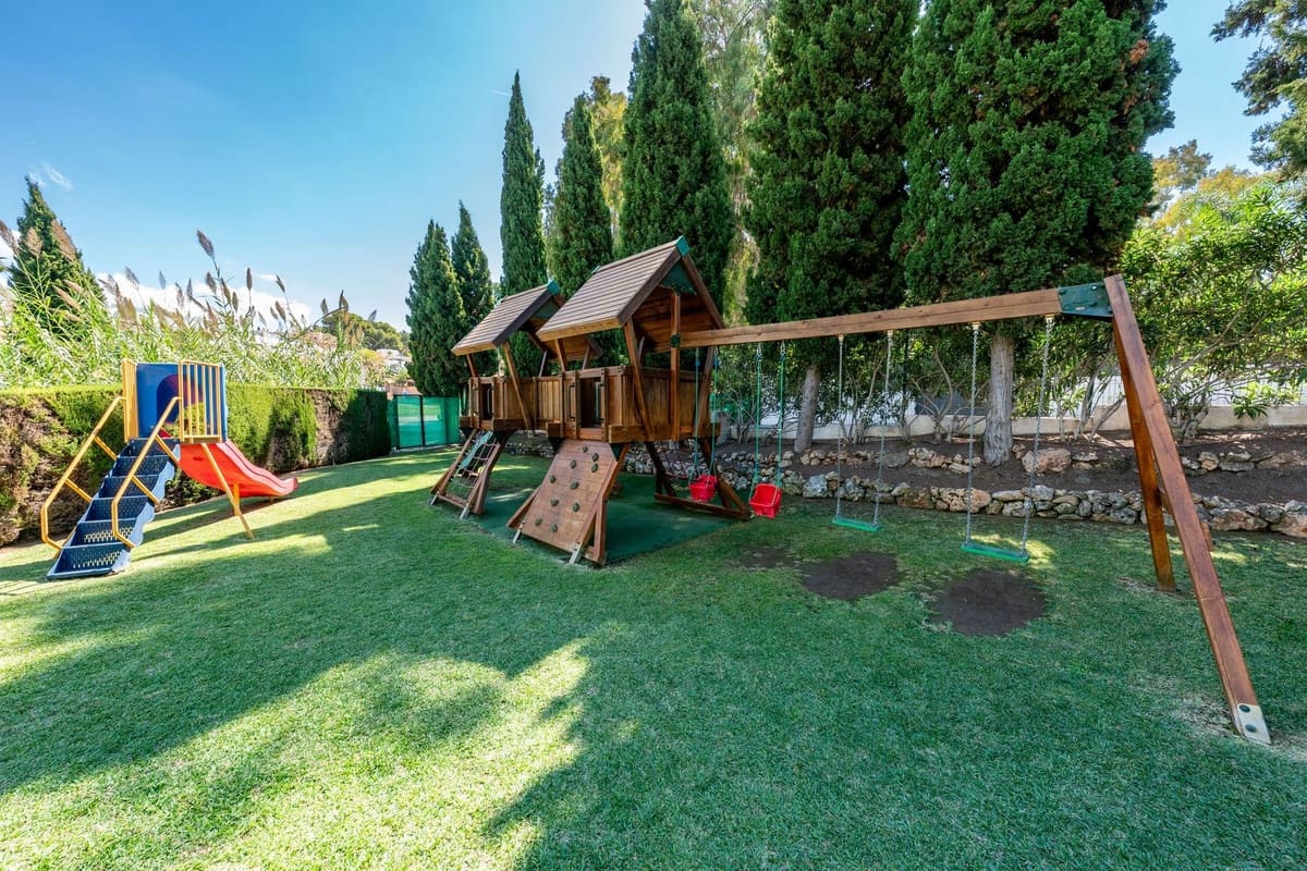 3 soverom Leilighet til salgs i Golden Mile med svømmebasseng garasje - € 1 095 000 (Ref: 9540154)