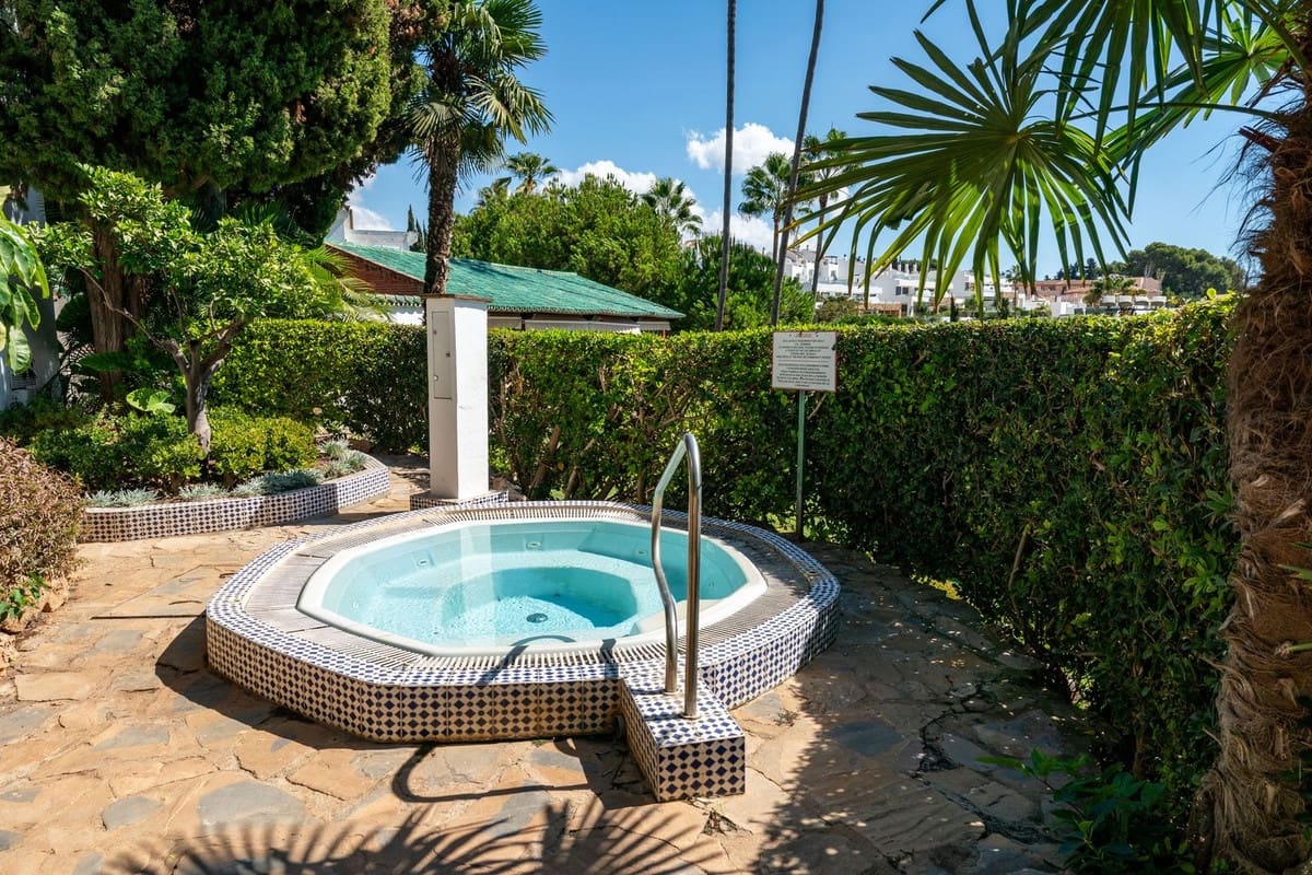 3 soverom Leilighet til salgs i Golden Mile med svømmebasseng garasje - € 1 095 000 (Ref: 9540154)