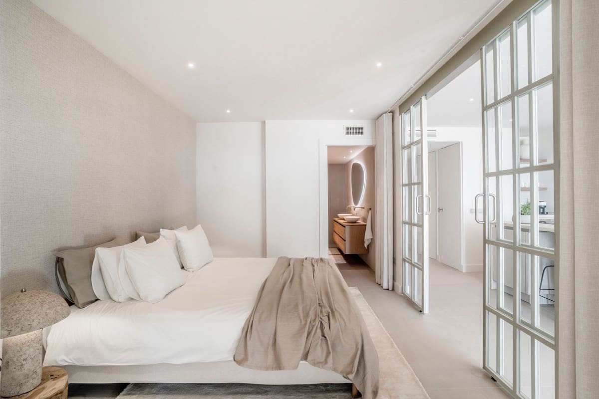 3 soverom Leilighet til salgs i Nueva Andalucia med svømmebasseng - € 1 095 000 (Ref: 9540155)