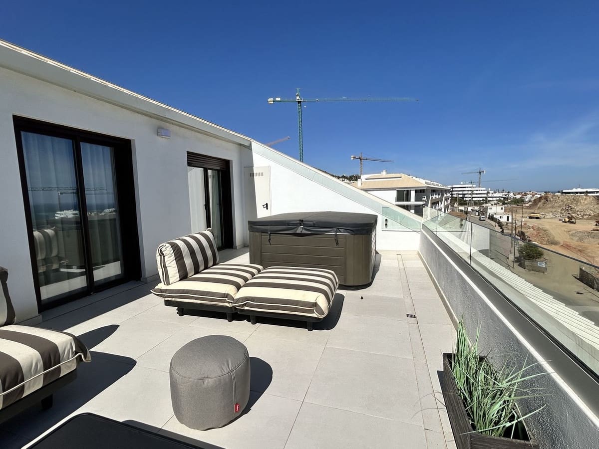 3 quarto Penthouse para venda em Fuengirola com piscina - 1 095 000 € (Ref: 9540157)