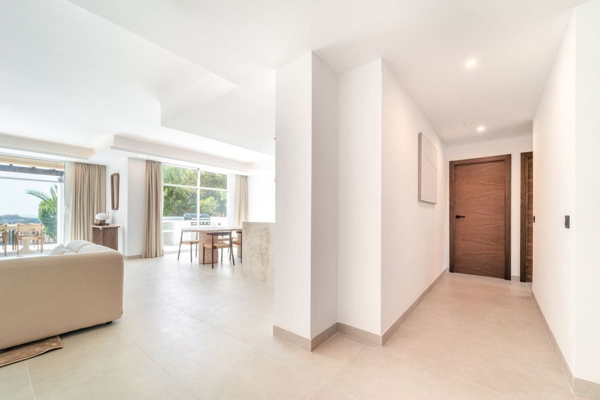 Ático de 3 habitaciones en La Quinta en venta con piscina - 1.095.000 € (Ref: 9540158)