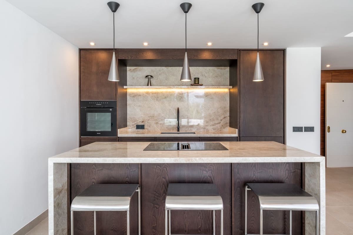 Ático de 3 habitaciones en La Quinta en venta con piscina - 1.095.000 € (Ref: 9540158)