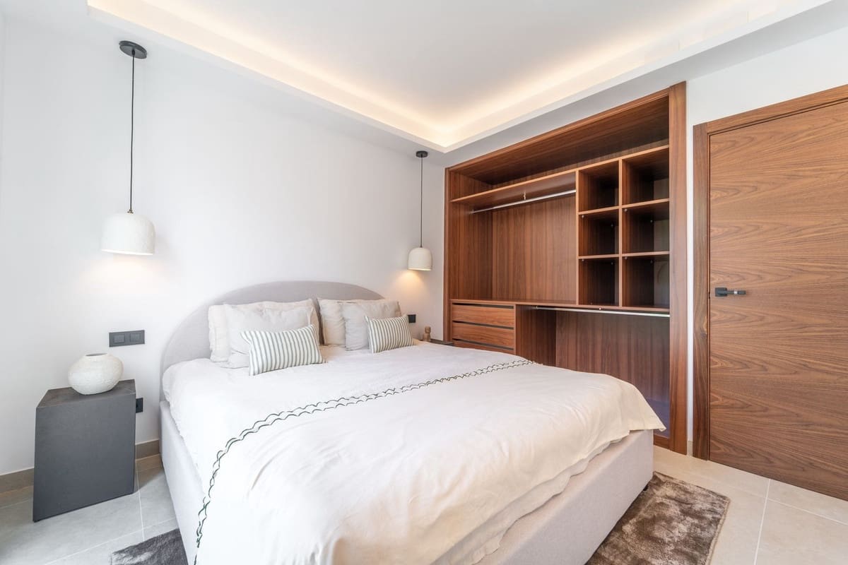 Ático de 3 habitaciones en La Quinta en venta con piscina - 1.095.000 € (Ref: 9540158)