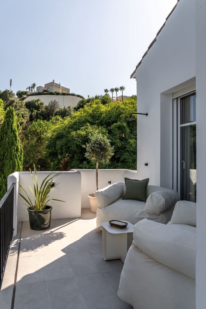 Ático de 3 habitaciones en La Quinta en venta con piscina - 1.095.000 € (Ref: 9540158)