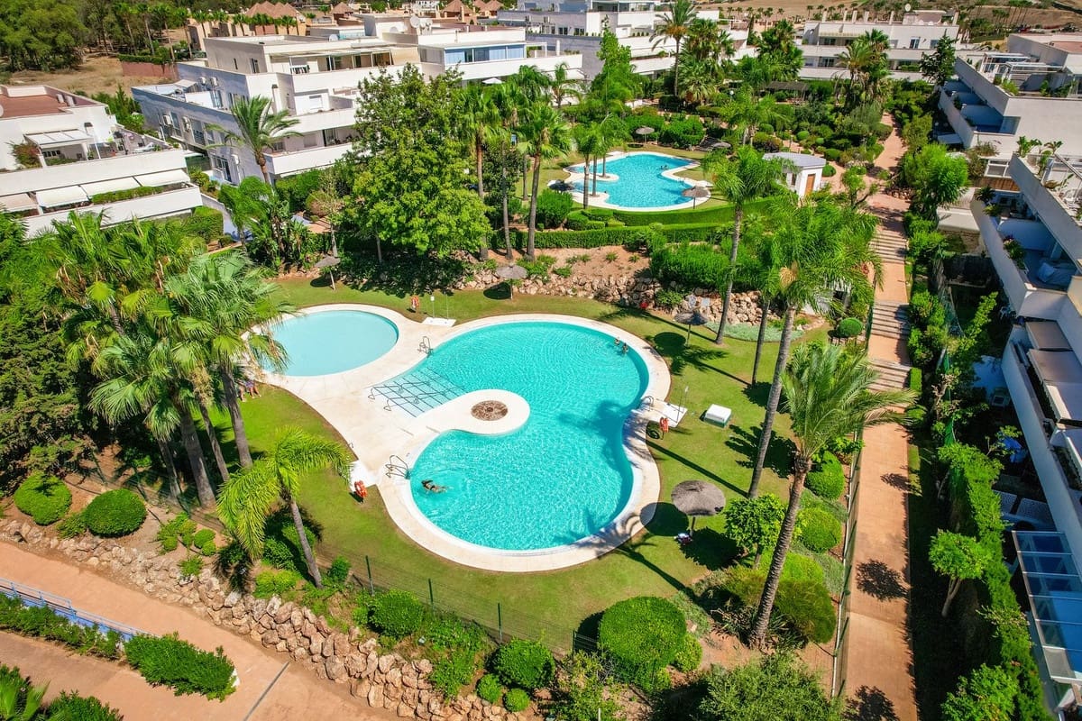 3 soveværelse Penthouse til salg i Puerto Banus med swimmingpool - € 1.095.000 (Ref: 9540159)