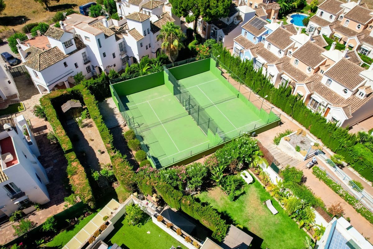 3 soveværelse Penthouse til salg i Puerto Banus med swimmingpool - € 1.095.000 (Ref: 9540159)