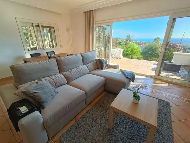 3 makuuhuone Huvila myytävänä paikassa Centro, Estepona mukana 
autotalli - 1 095 000 € (Ref: 9540161)