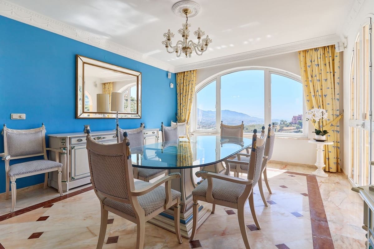 6 soveværelse Villa til salg i La Mairena med swimmingpool garage - € 1.095.000 (Ref: 9540162)