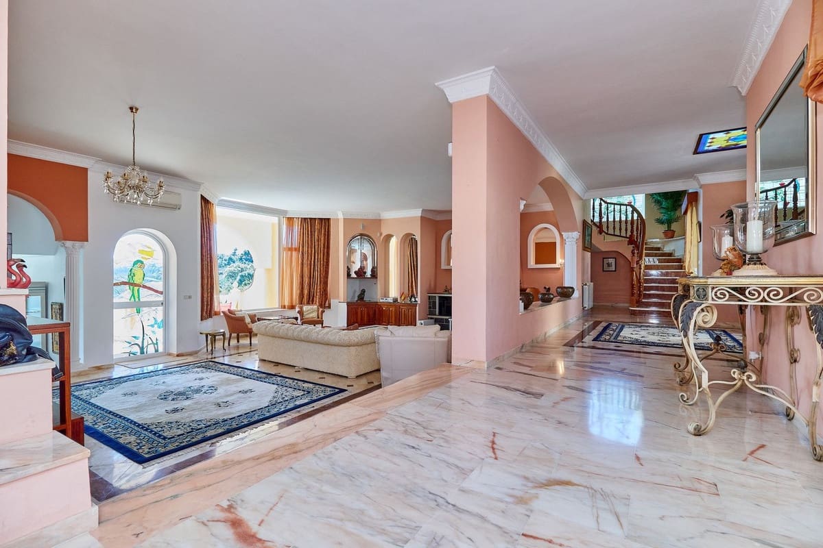 6 soveværelse Villa til salg i La Mairena med swimmingpool garage - € 1.095.000 (Ref: 9540162)