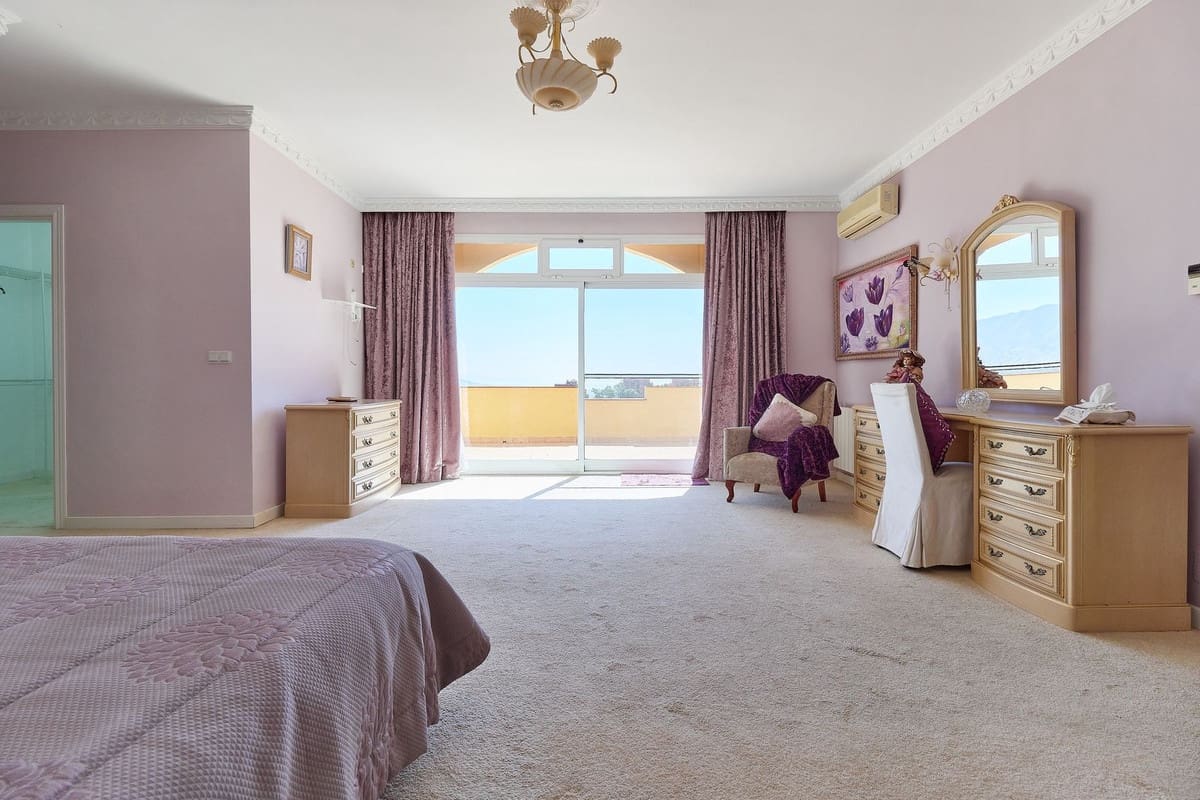 6 soveværelse Villa til salg i La Mairena med swimmingpool garage - € 1.095.000 (Ref: 9540162)