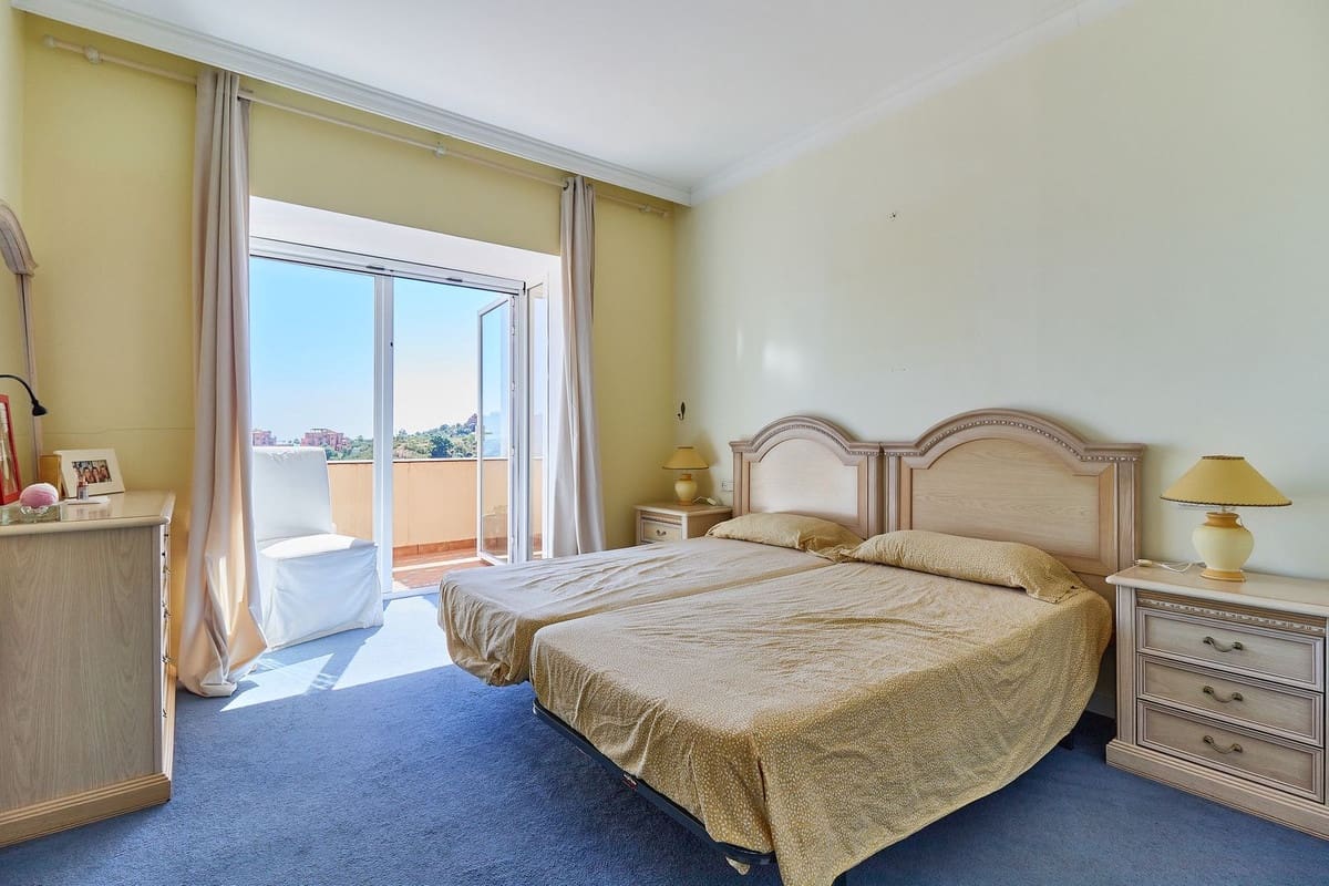 6 soveværelse Villa til salg i La Mairena med swimmingpool garage - € 1.095.000 (Ref: 9540162)