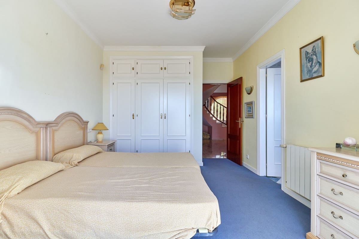 6 soveværelse Villa til salg i La Mairena med swimmingpool garage - € 1.095.000 (Ref: 9540162)