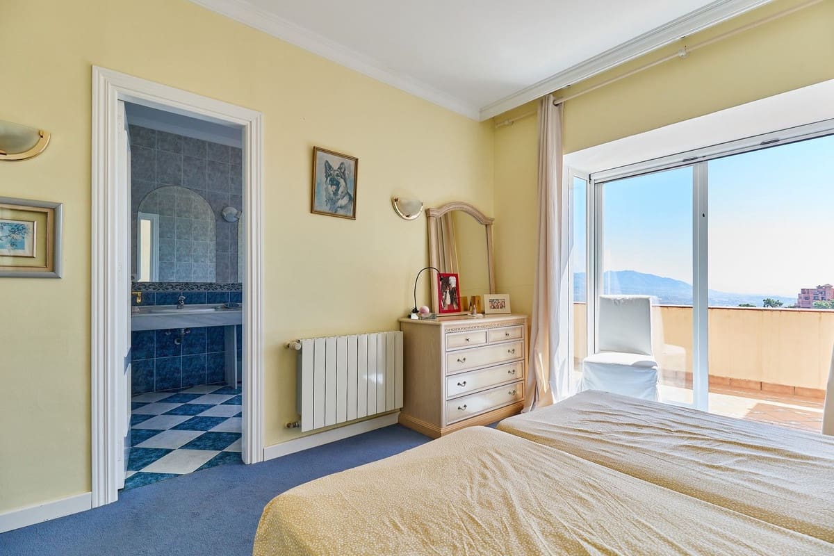 6 soveværelse Villa til salg i La Mairena med swimmingpool garage - € 1.095.000 (Ref: 9540162)