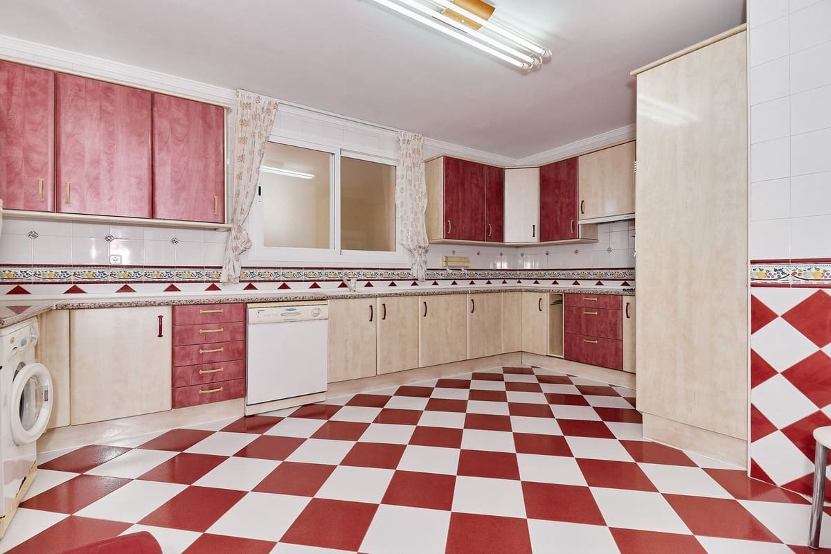 6 soveværelse Villa til salg i La Mairena med swimmingpool garage - € 1.095.000 (Ref: 9540162)