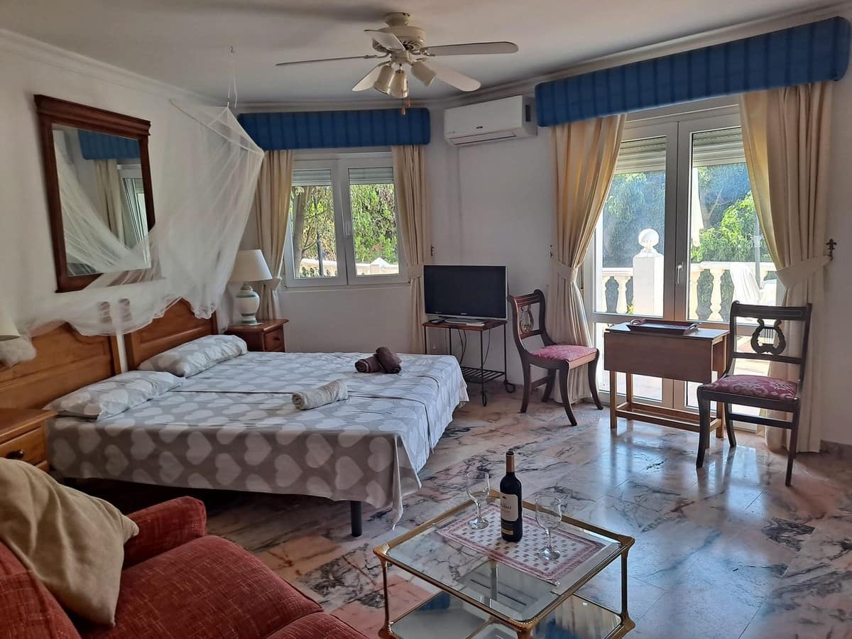 6 soverom Villa til salgs i Mijas med svømmebasseng garasje - € 1 045 000 (Ref: 9540163)
