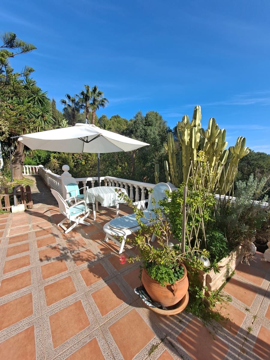 6 soverom Villa til salgs i Mijas med svømmebasseng garasje - € 1 045 000 (Ref: 9540163)