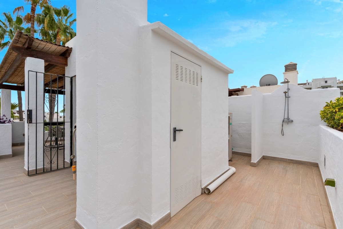 Casa de 4 habitaciones en San Pedro de Alcantara en venta con piscina - 1.095.000 € (Ref: 9540164)