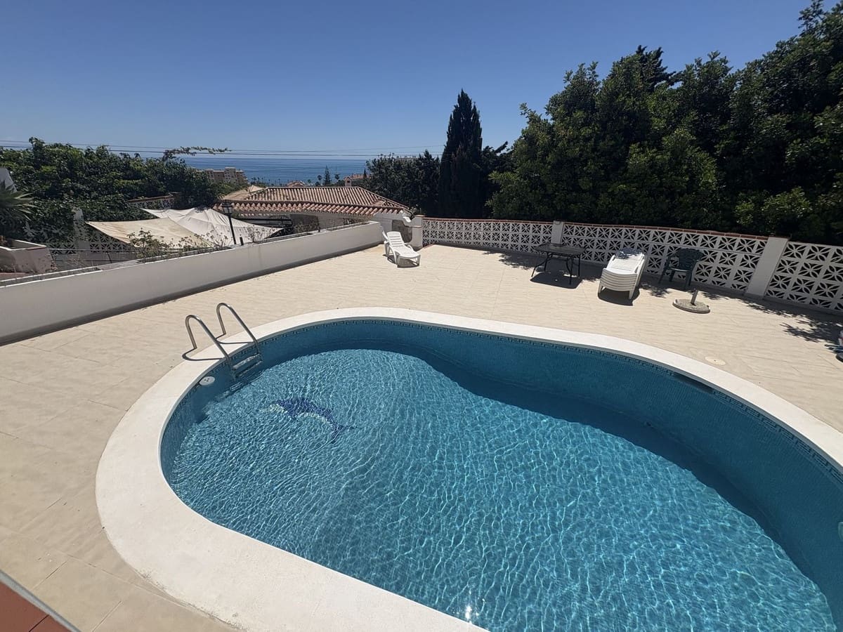 6 soverom Villa til salgs i Mijas Costa med svømmebasseng - € 1 099 999 (Ref: 9540167)