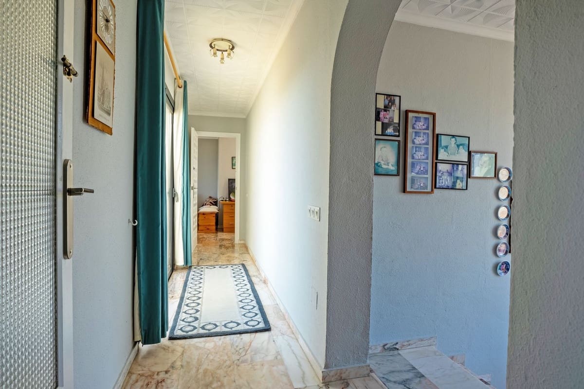 6 bedroom Villa for sale in Mijas Costa with pool - € 1,099,999 (Ref: 9540167)