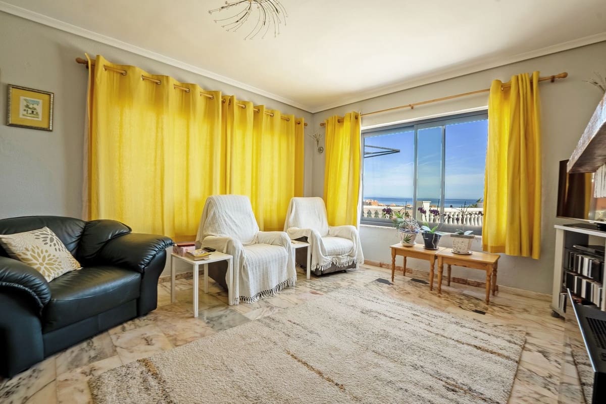 6 bedroom Villa for sale in Mijas Costa with pool - € 1,099,999 (Ref: 9540167)
