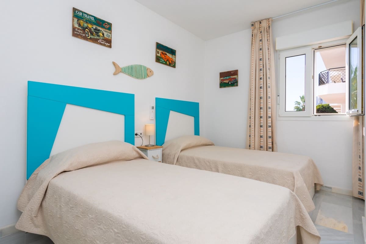 3 bedroom Apartment for sale in Calahonda with pool - € 1,100,000 (Ref: 9540169)