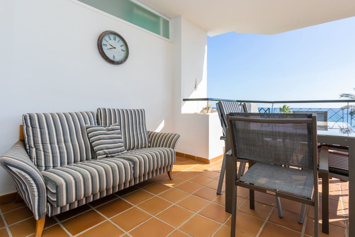 3 bedroom Apartment for sale in Calahonda with pool - € 1,100,000 (Ref: 9540169)