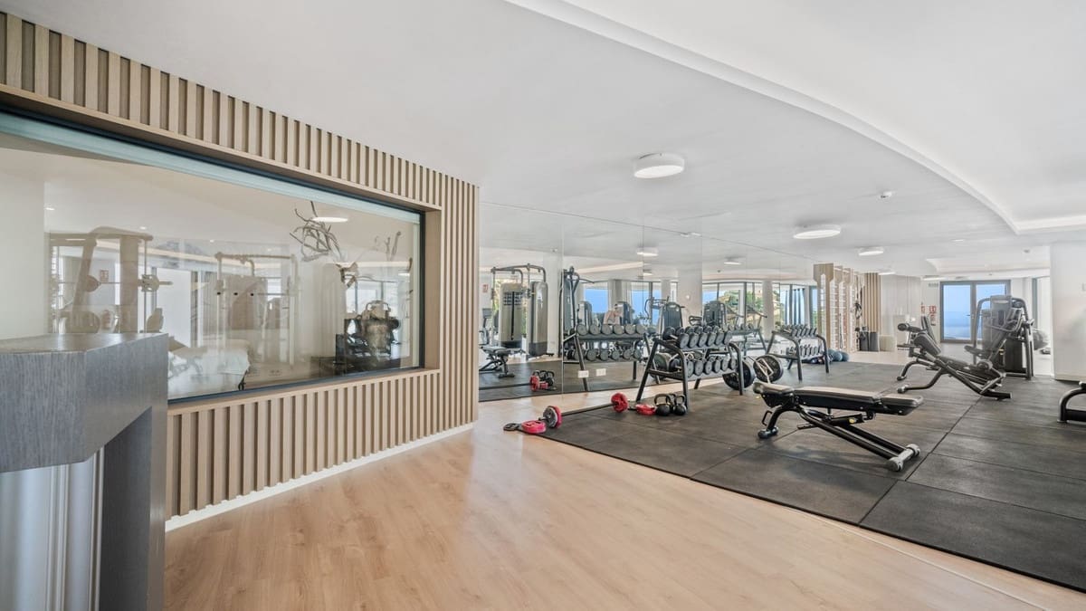 3 bedroom Apartment for sale in Marbella with pool - € 1,100,000 (Ref: 9540170)