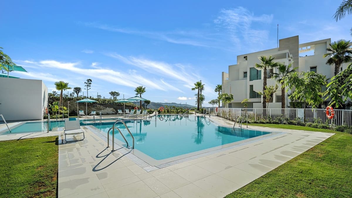 3 bedroom Apartment for sale in Marbella with pool - € 1,100,000 (Ref: 9540170)