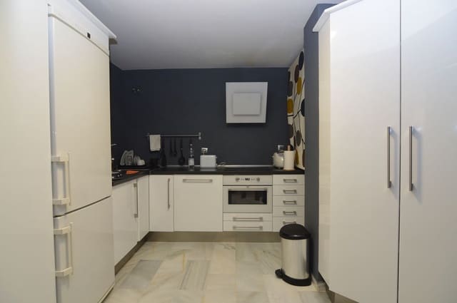 3 quarto Apartamento para venda em Puerto Banus, Marbella - 1 100 000 € (Ref: 9540172)