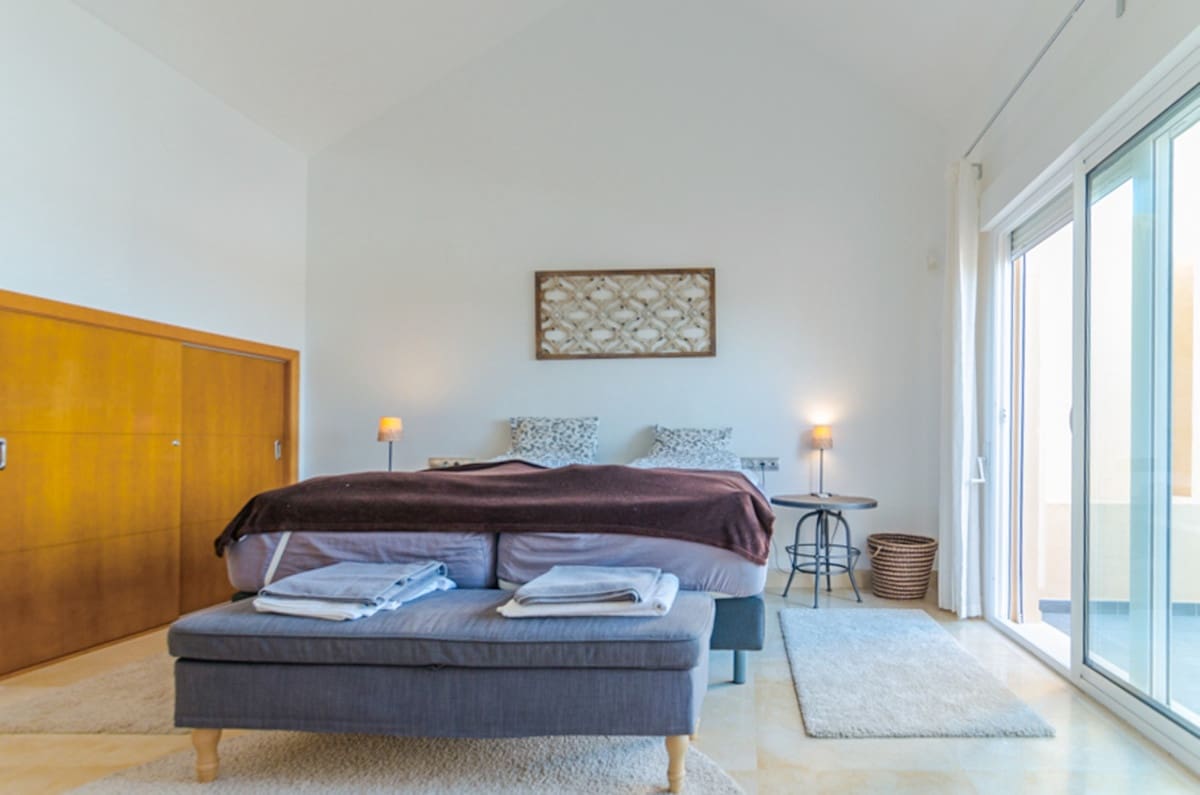 3 soverom Penthouse til salgs i Nueva Andalucia med svømmebasseng garasje - € 1 100 000 (Ref: 9540176)