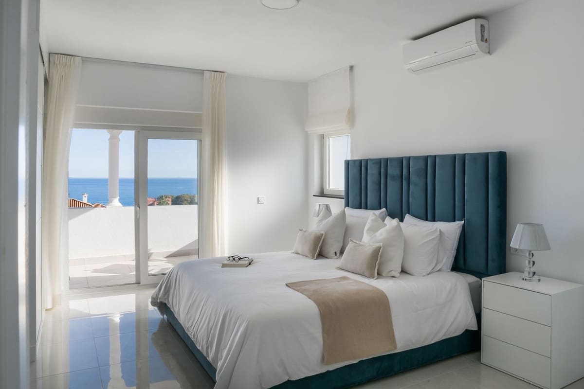 4 soverom Villa til salgs i La Duquesa / Puerto de la Duquesa med svømmebasseng - € 1 100 000 (Ref: 9540178)