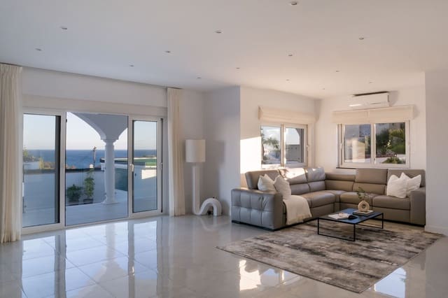 4 soverom Villa til salgs i La Duquesa / Puerto de la Duquesa, Manilva med svømmebasseng - € 1 100 000 (Ref: 9540178)