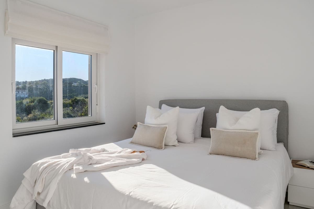 4 soverom Villa til salgs i La Duquesa / Puerto de la Duquesa med svømmebasseng - € 1 100 000 (Ref: 9540178)