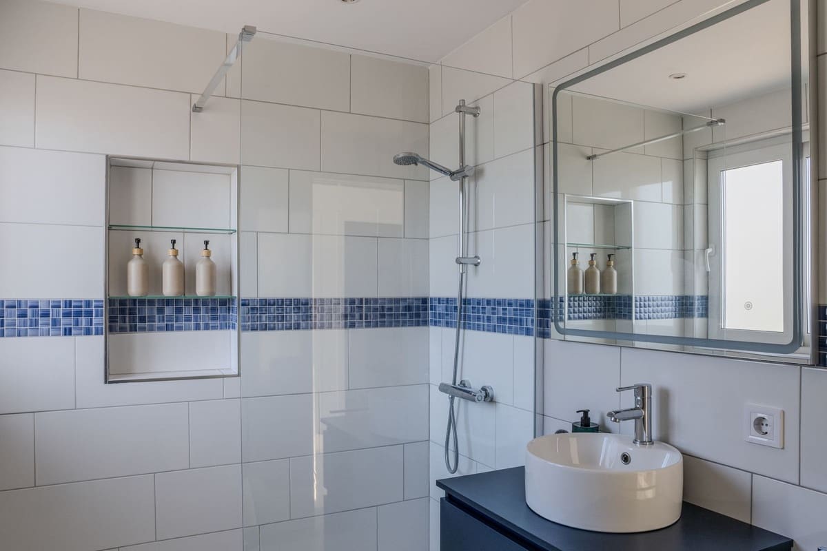 4 soverom Villa til salgs i La Duquesa / Puerto de la Duquesa med svømmebasseng - € 1 100 000 (Ref: 9540178)