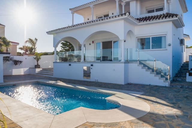 4 soverom Villa til salgs i La Duquesa / Puerto de la Duquesa, Manilva med svømmebasseng - € 1 100 000 (Ref: 9540178)